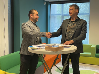 Ondertekening contract met Hendriks Coppelmans